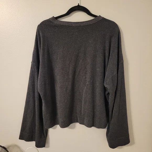 Nike Womens Charcoal Grey Athletic Athleisure Sweater Top. Bell Sleeves. Size XL - Picture 3 of 8